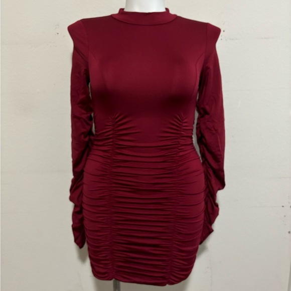 Solid Ruched Bodycon Dress - Picture 7 of 7